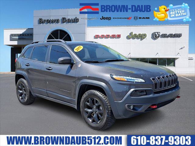 Certified 2017 Jeep Cherokee Trailhawk AWD/4WD image 1