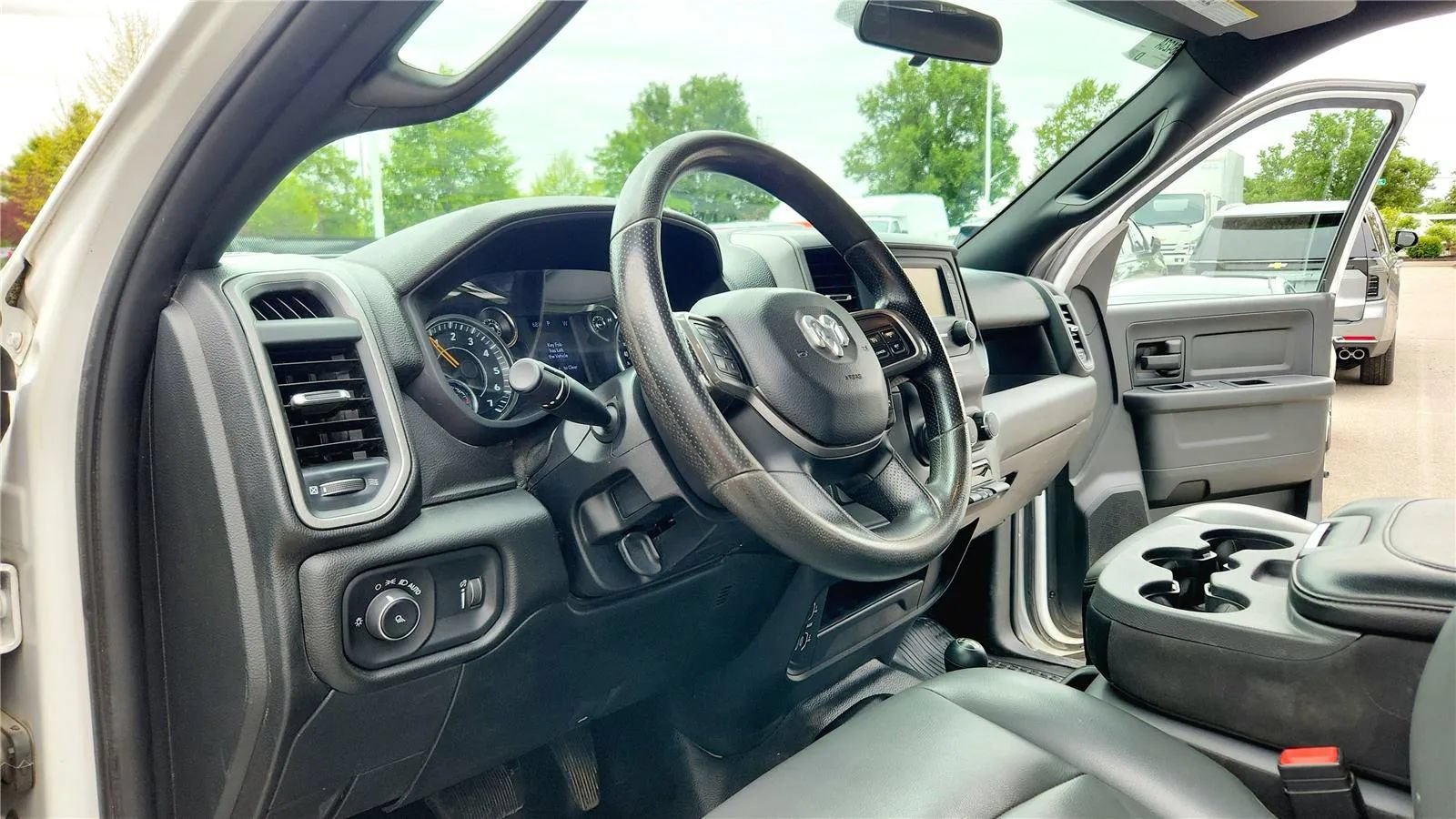 Used 2021 RAM 3500 Tradesman w/ Chrome Appearance Group AWD/4WD image 17