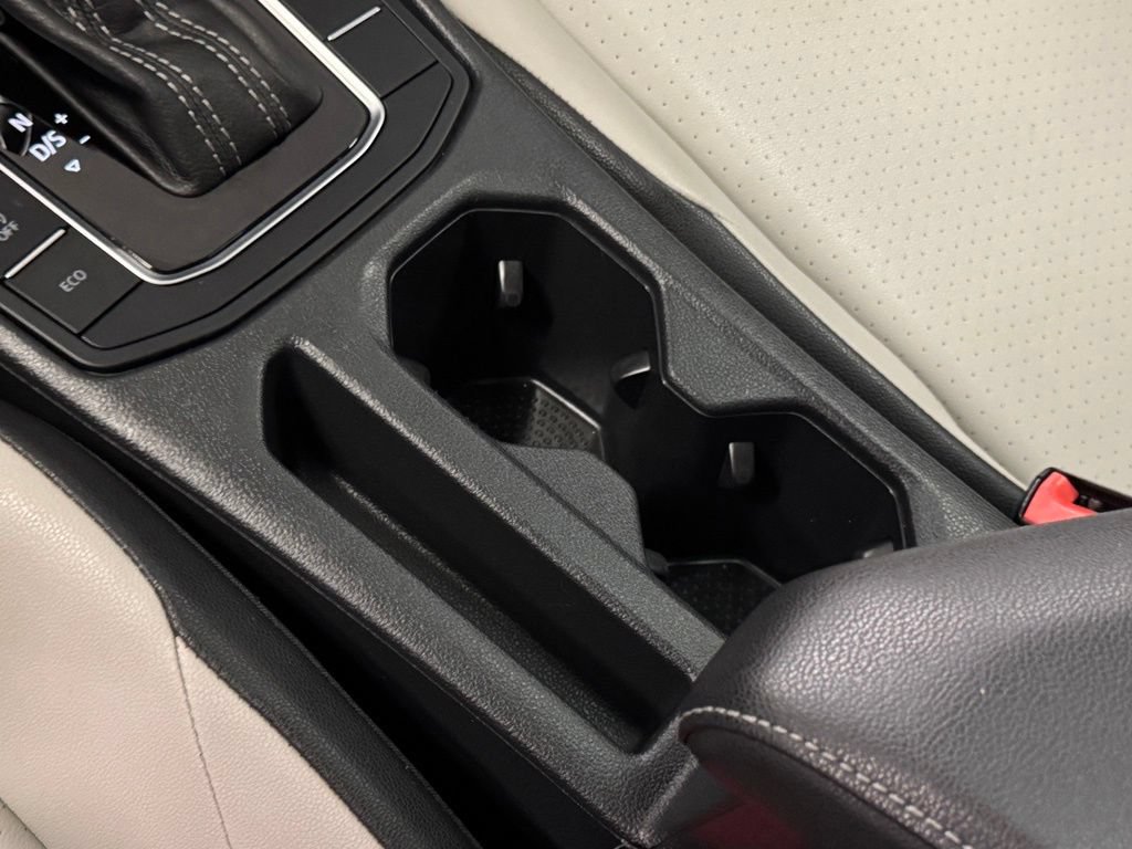 Used 2019 Volkswagen Jetta R-Line w/ R-Line Cold Weather Package FWD image 14