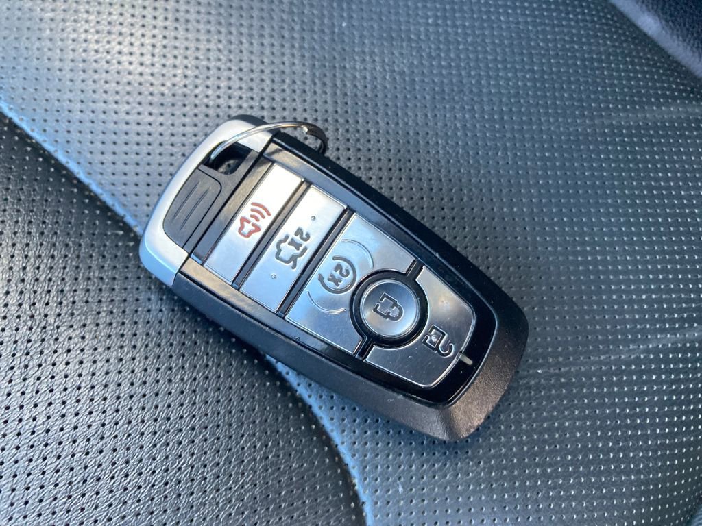 Used 2018 Ford Edge Titanium w/ Equipment Group 301A image 33