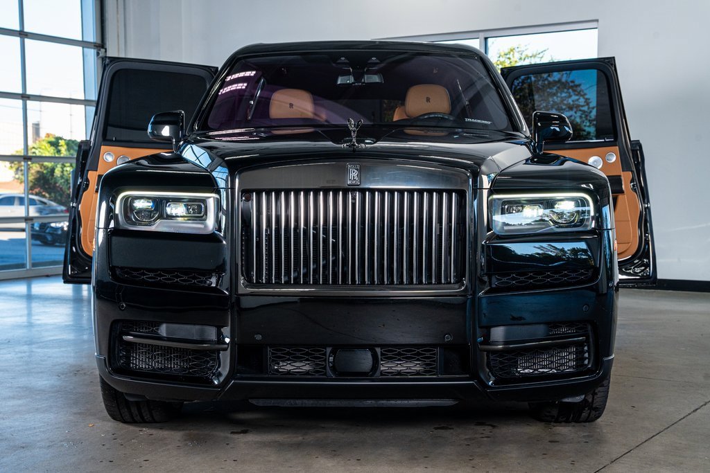 Used 2022 Rolls-Royce Cullinan Black Badge image 3