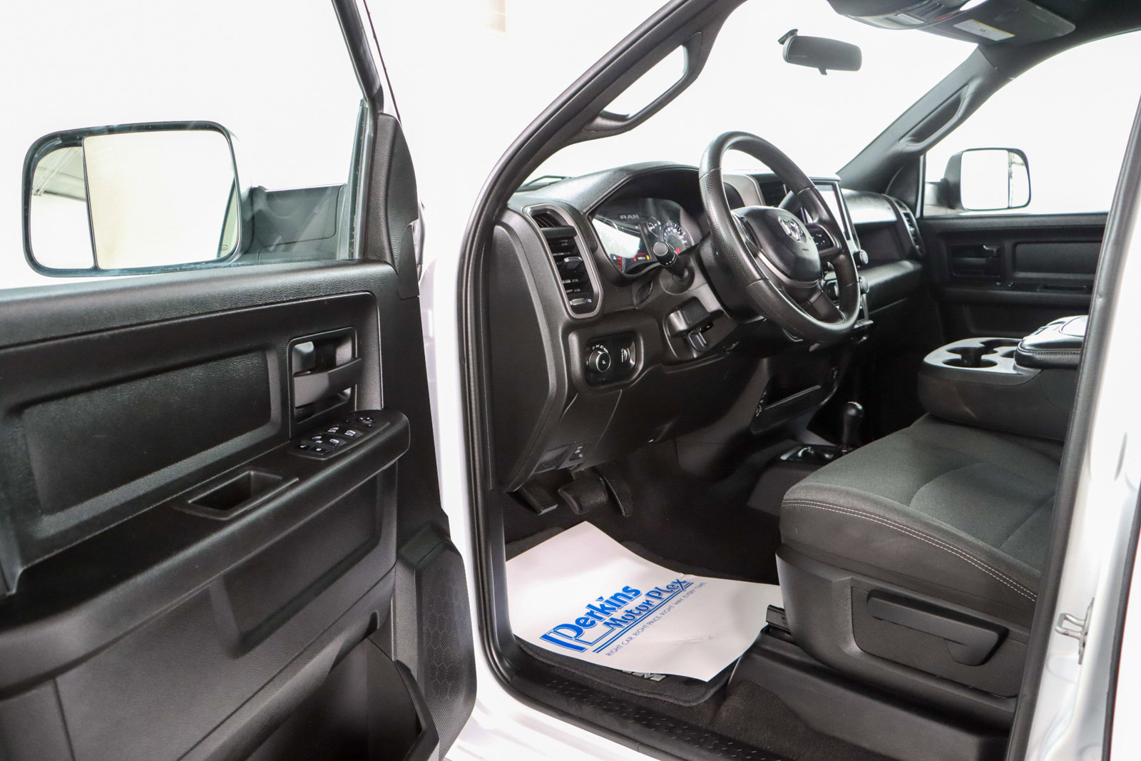 Used 2022 RAM 3500 Tradesman AWD/4WD image 3