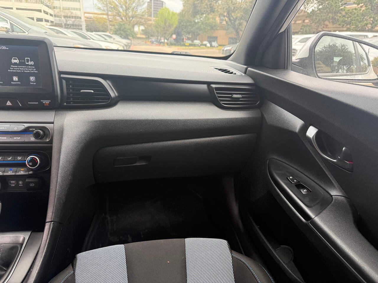 Used 2019 Hyundai Veloster 2.0 image 17