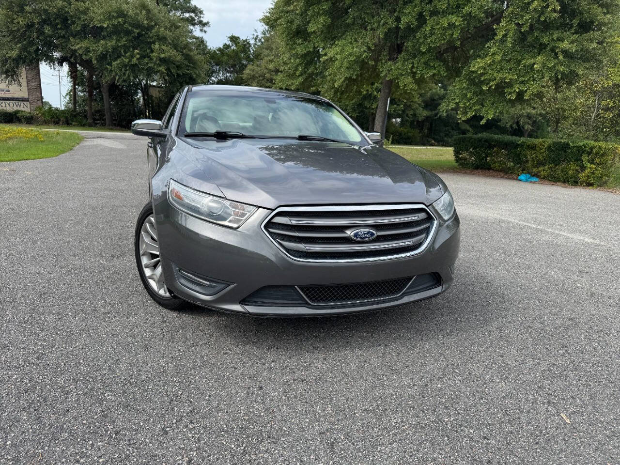 Used 2013 Ford Taurus Limited FWD image 36