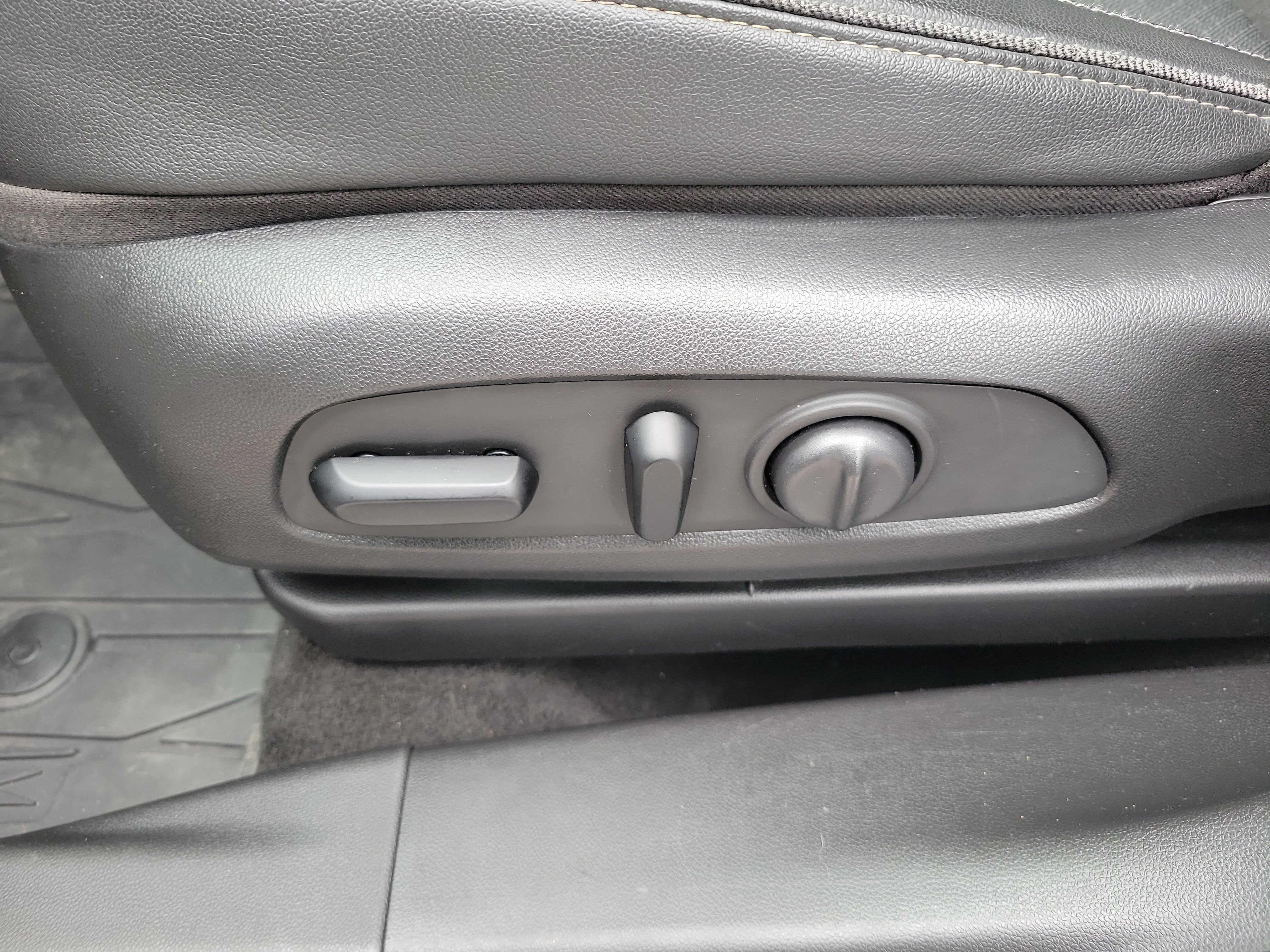 Used 2020 Buick Encore GX Select FWD image 22