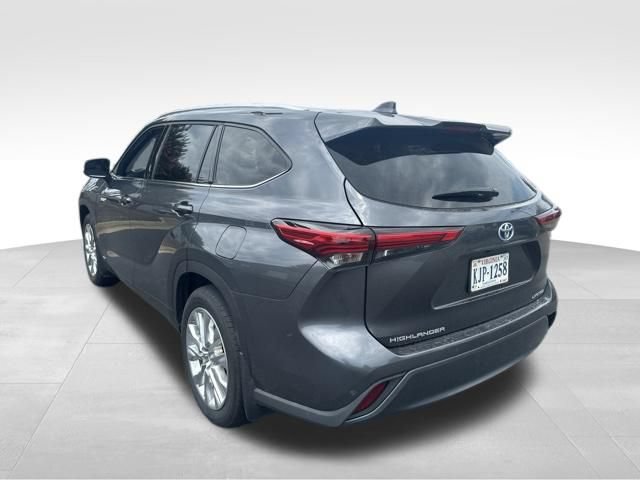Used 2021 Toyota Highlander Limited AWD/4WD image 10