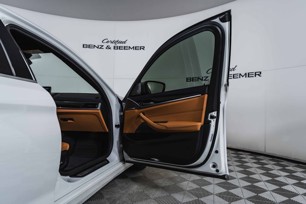 Used 2023 BMW 540i w/ Premium Package image 15