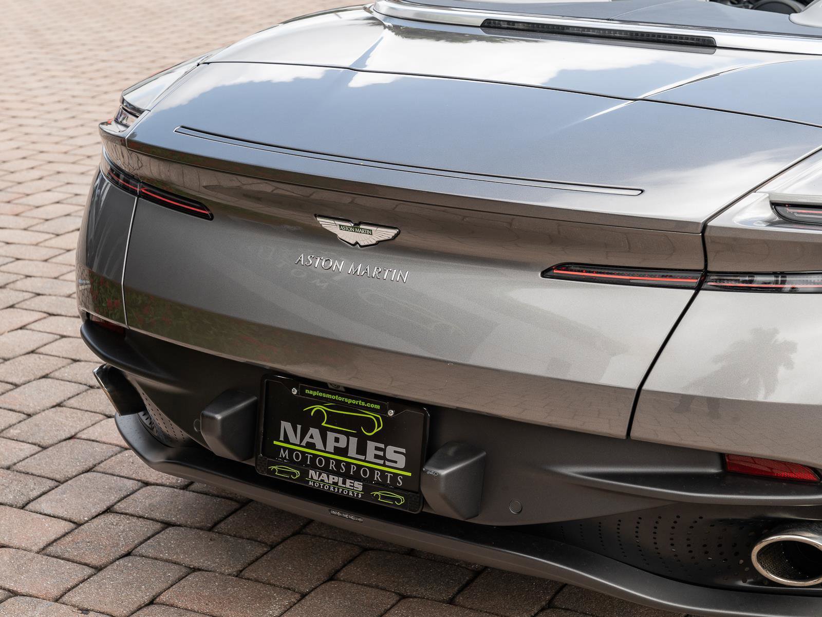 Used 2020 Aston Martin DB11 Volante image 15