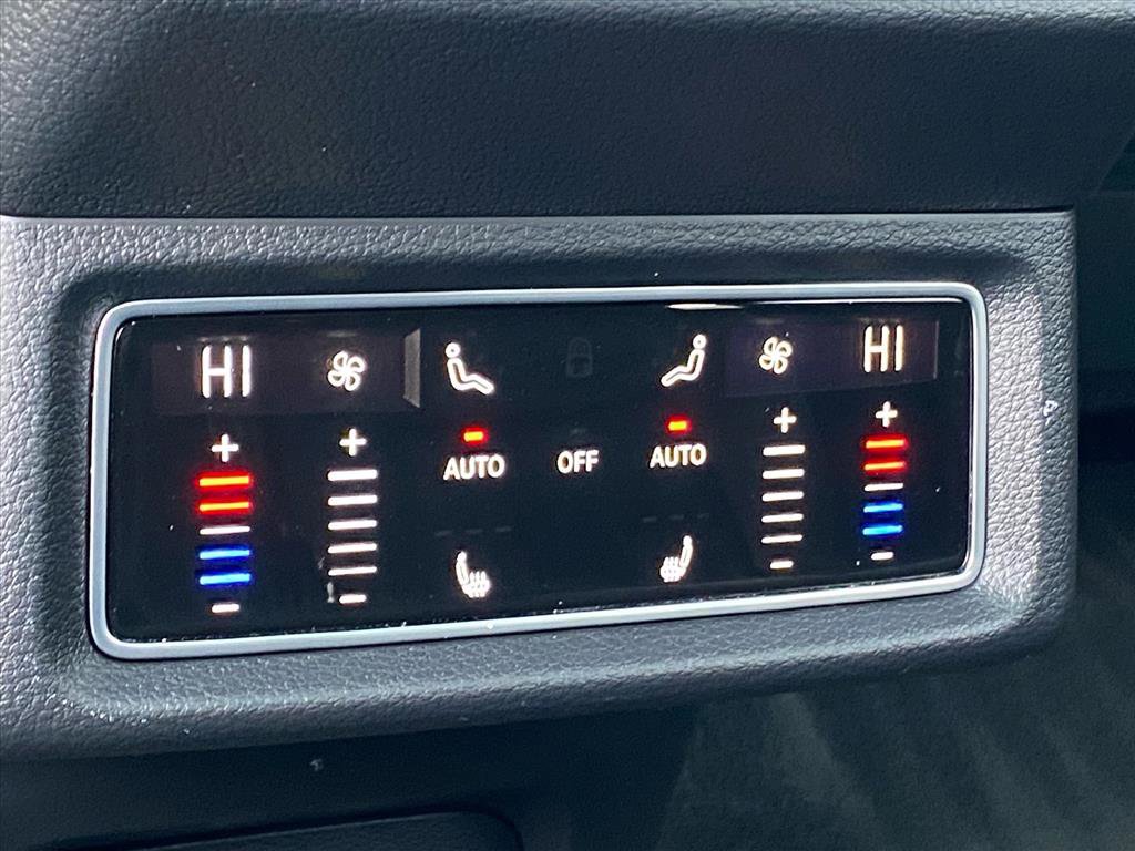 Used 2023 Audi e-tron Chronos w/ Chronos Package image 23