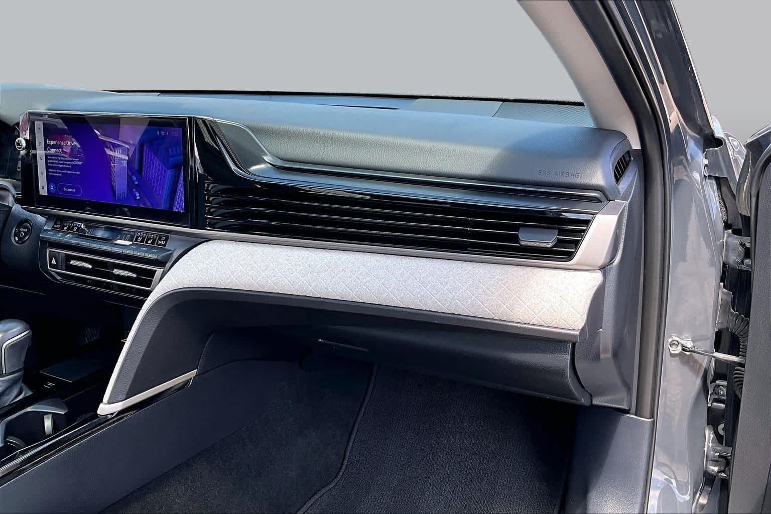 Used 2025 Toyota Camry XLE w/ Premium Plus Package FWD image 19