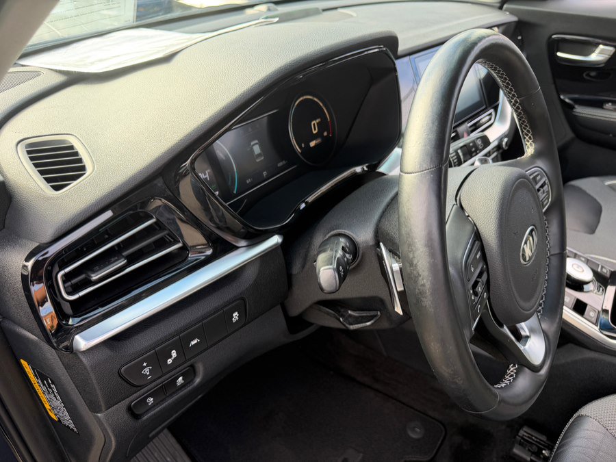 Used 2020 Kia Niro EX w/ Cold Weather Package image 11