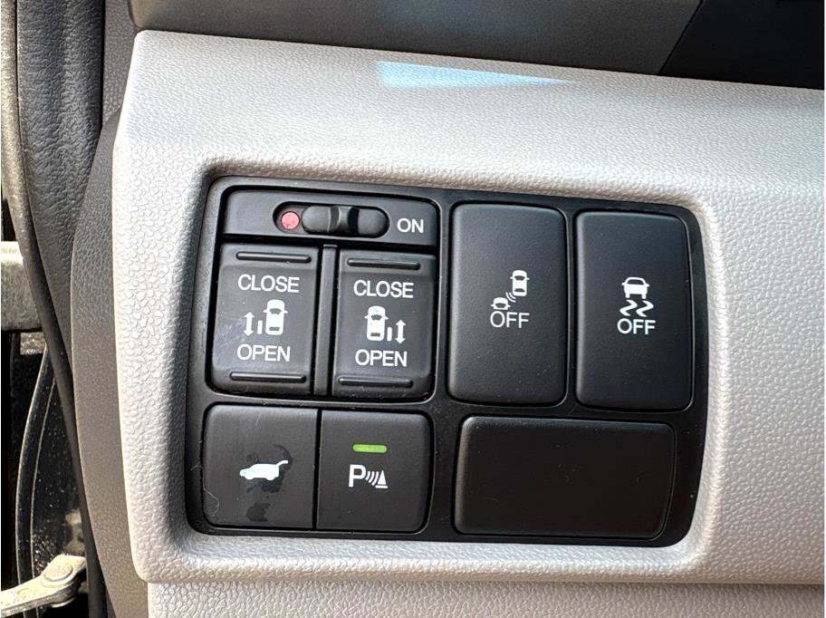 Used 2013 Honda Odyssey Touring image 27
