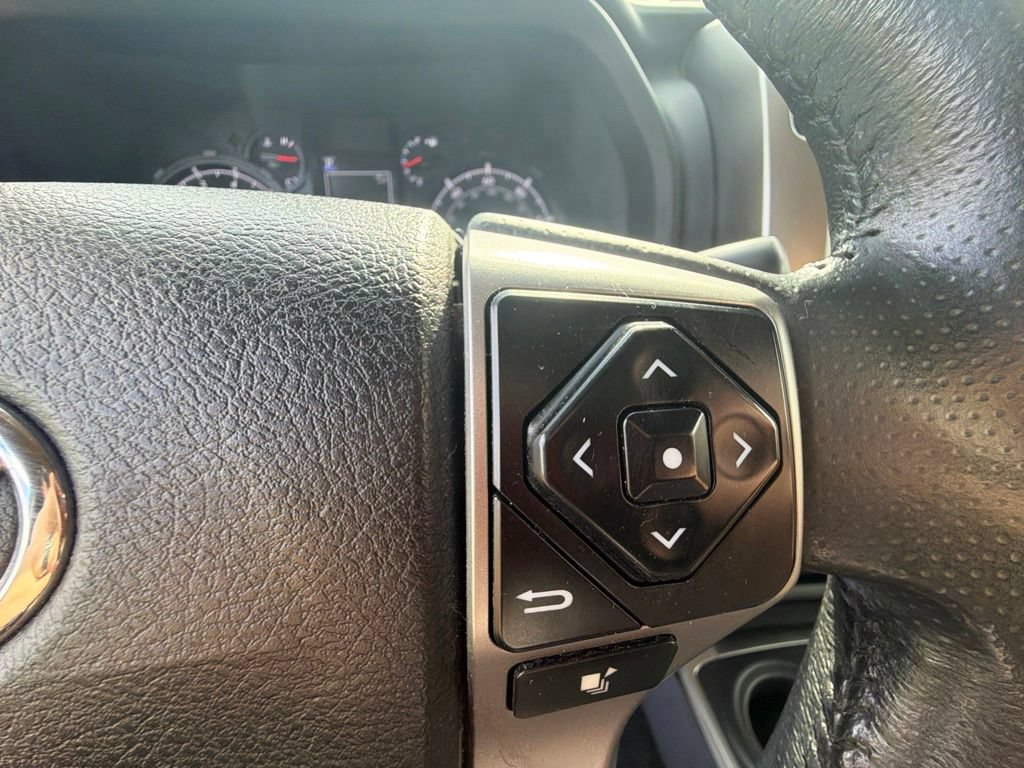 Used 2022 Toyota 4Runner SR5 AWD/4WD image 33