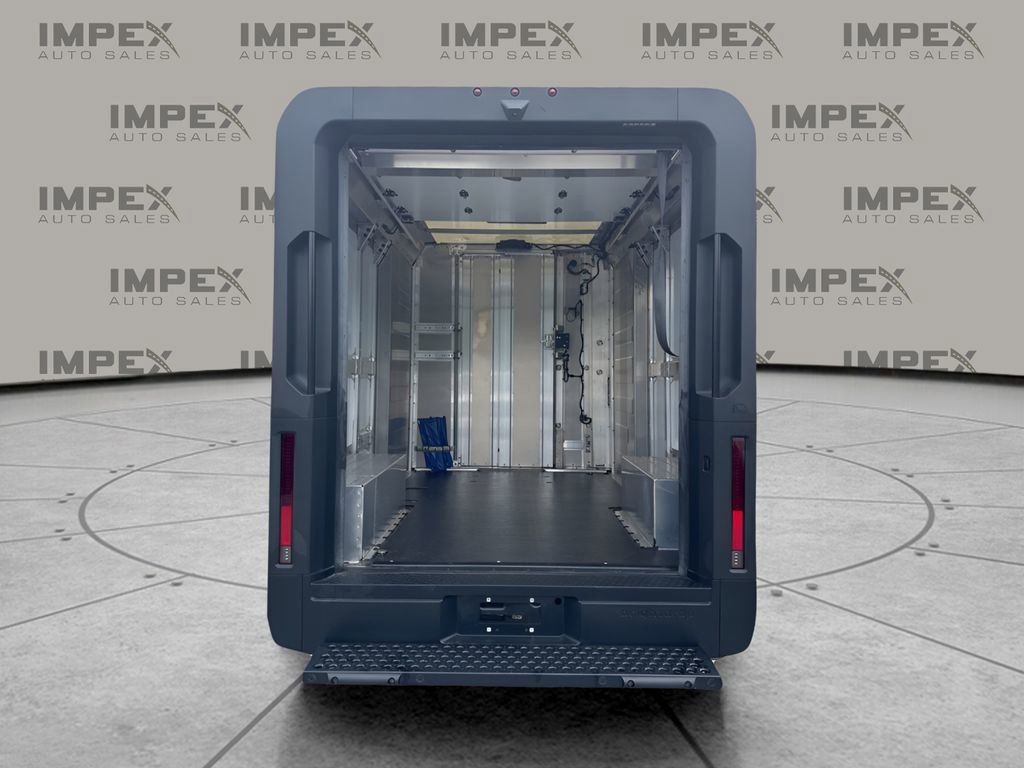 Used 2024 Chevrolet Brightdrop 400 w/ Commercial Equipment Package AWD/4WD image 24