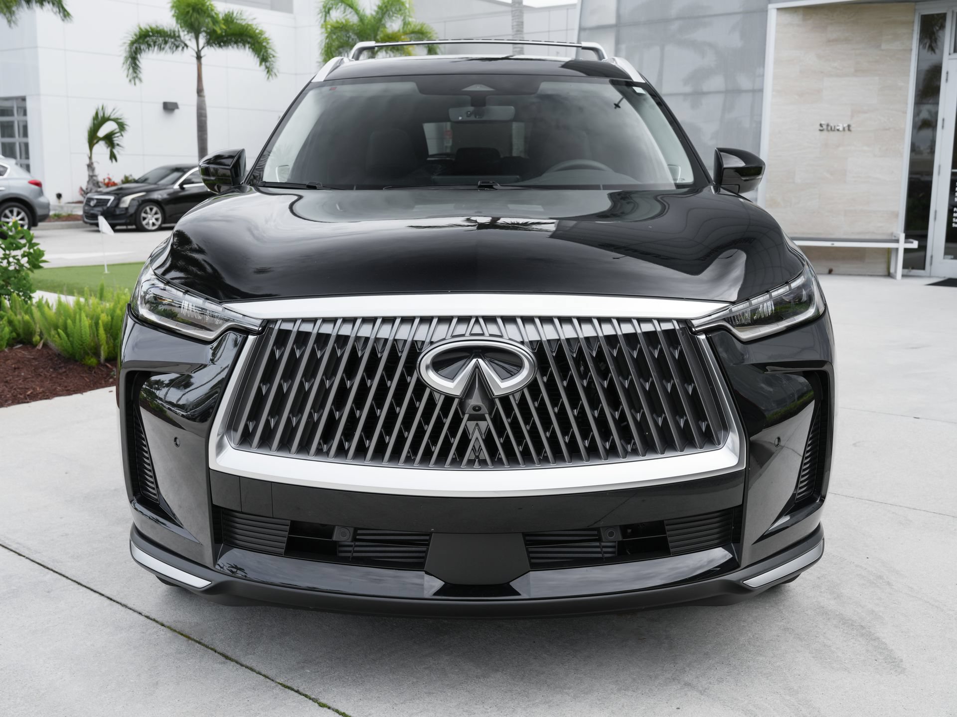 Certified 2026 INFINITI QX60 Luxe w/ Family Package FWD image 5