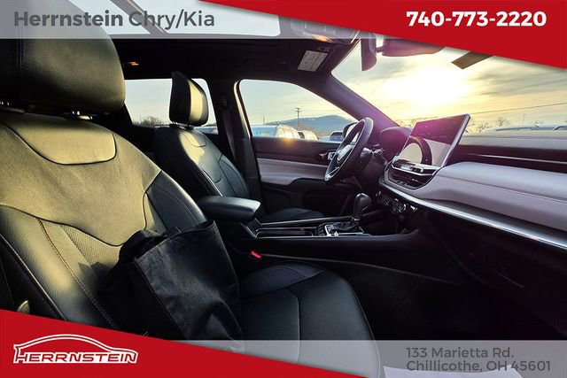 Used 2023 Jeep Compass Limited w/ Sun and Sound Group image 27