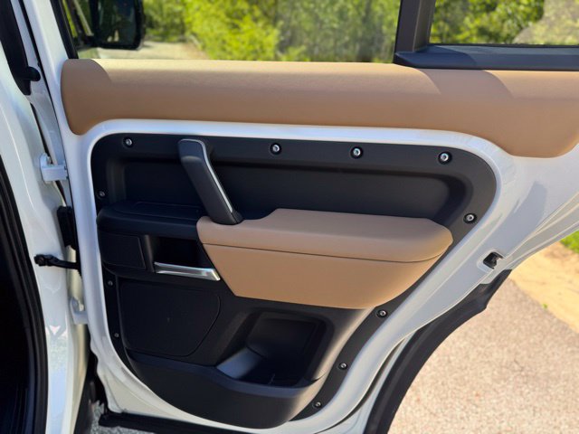 New 2026 Land Rover Defender 110 X-Dynamic SE AWD/4WD image 15