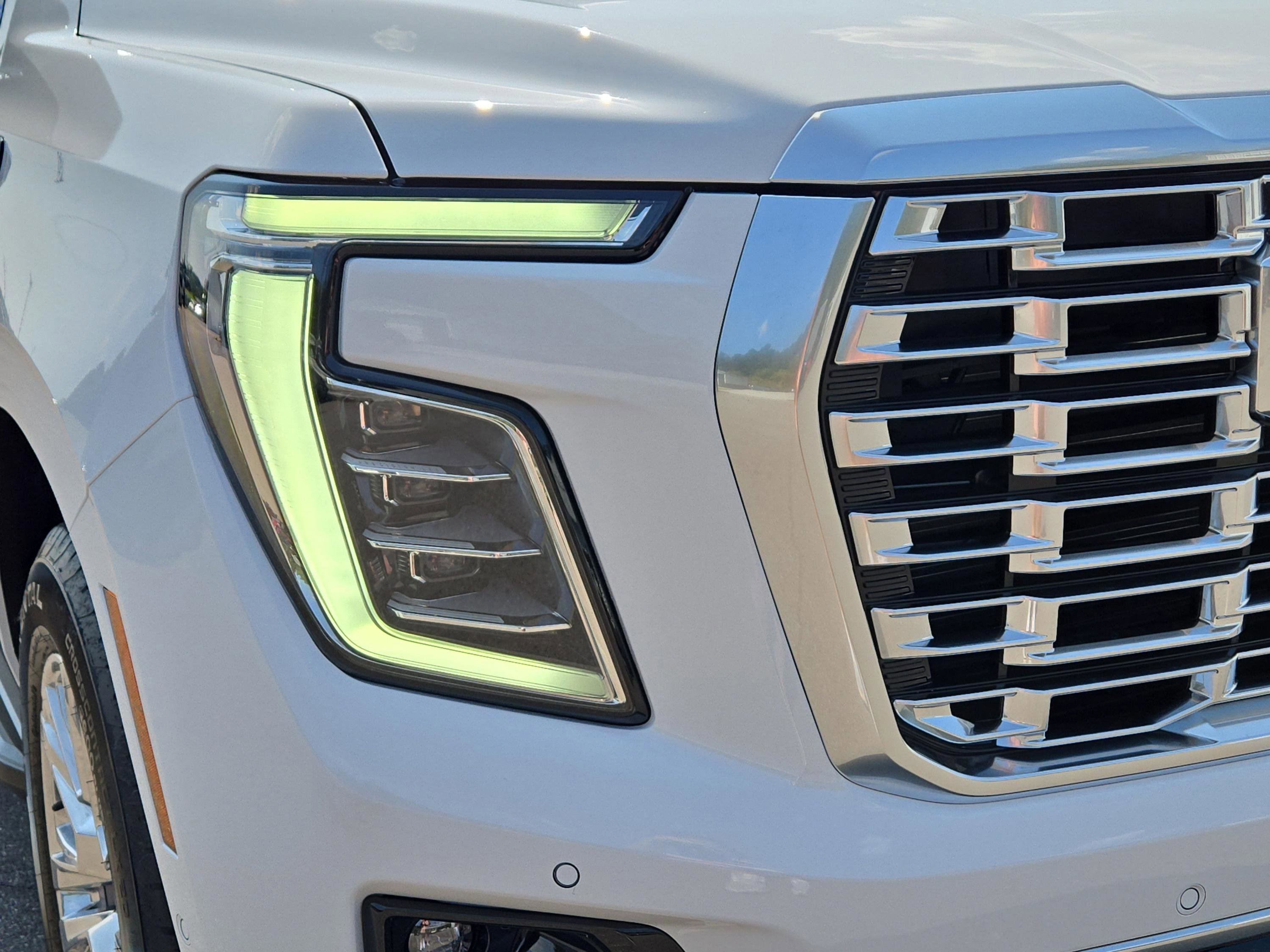 New 2026 GMC Yukon XL Denali w/ Advanced Technology Package image 3