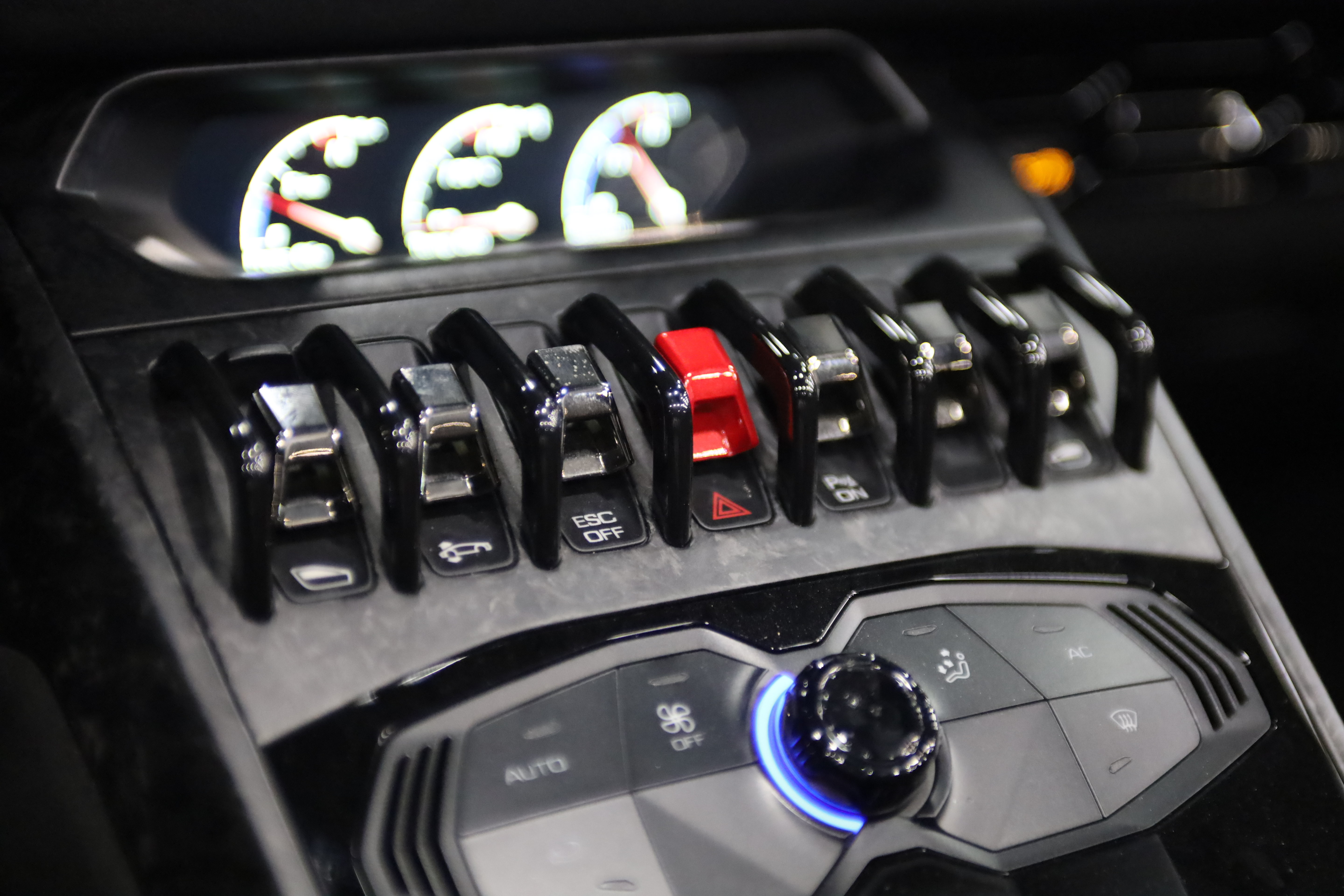 Used 2019 Lamborghini Huracan Performante AWD/4WD image 24