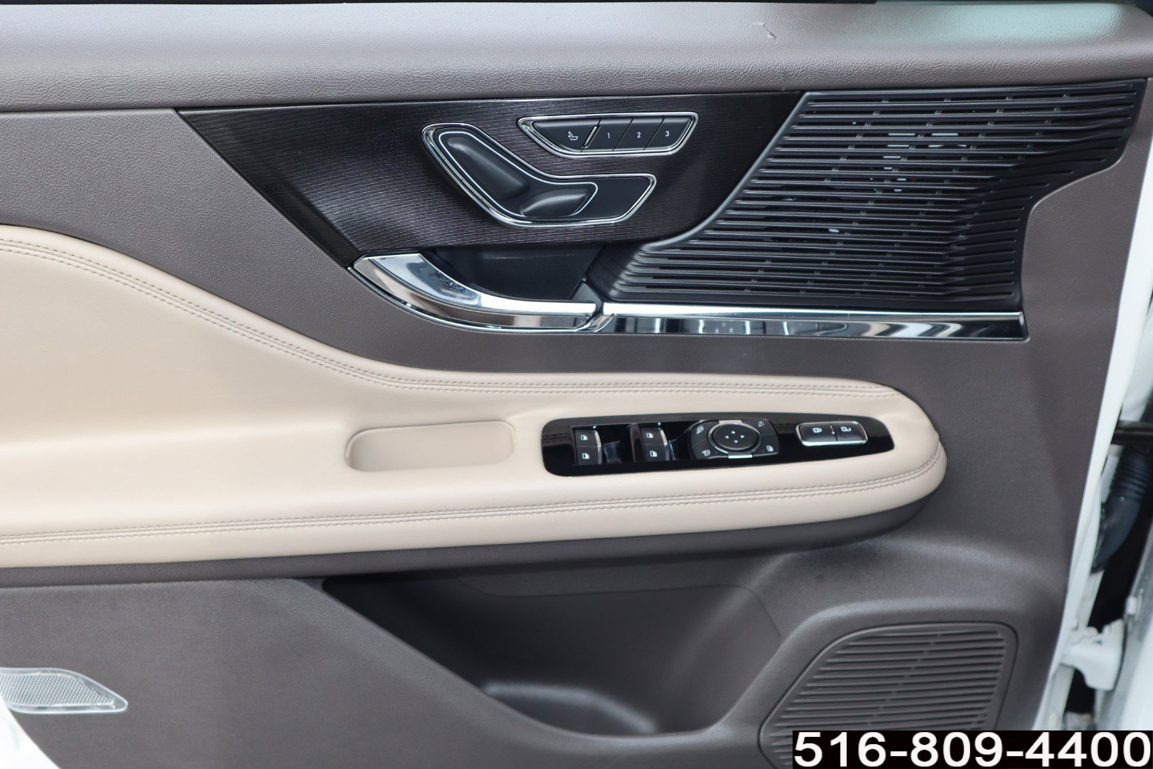 Used 2022 Lincoln Corsair AWD w/ Equipment Group 101A image 16