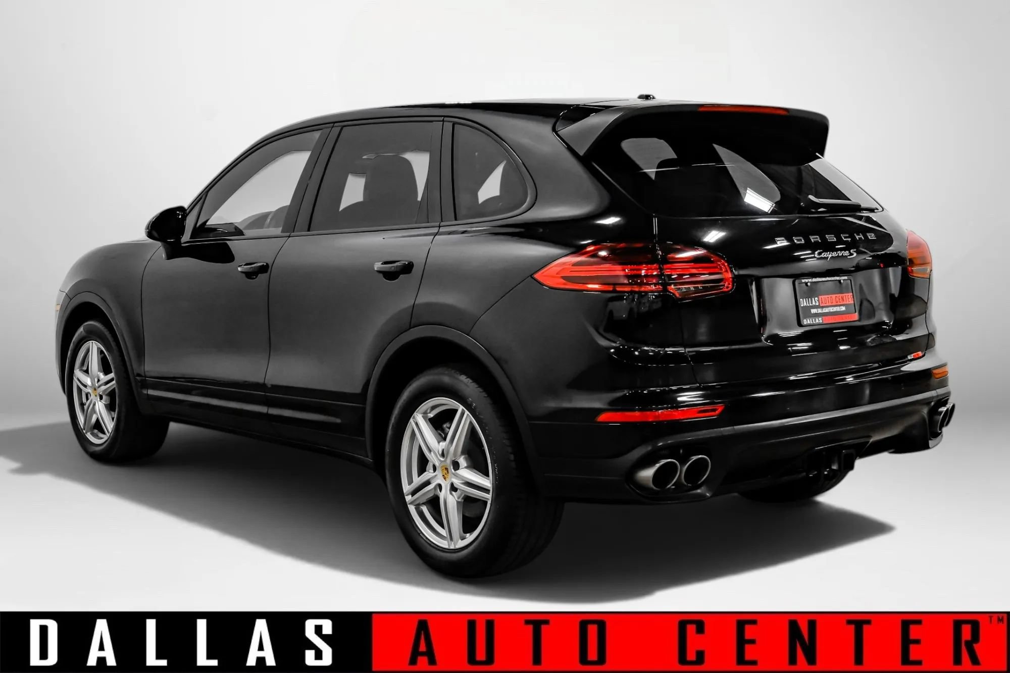 Used 2017 Porsche Cayenne S AWD/4WD image 7