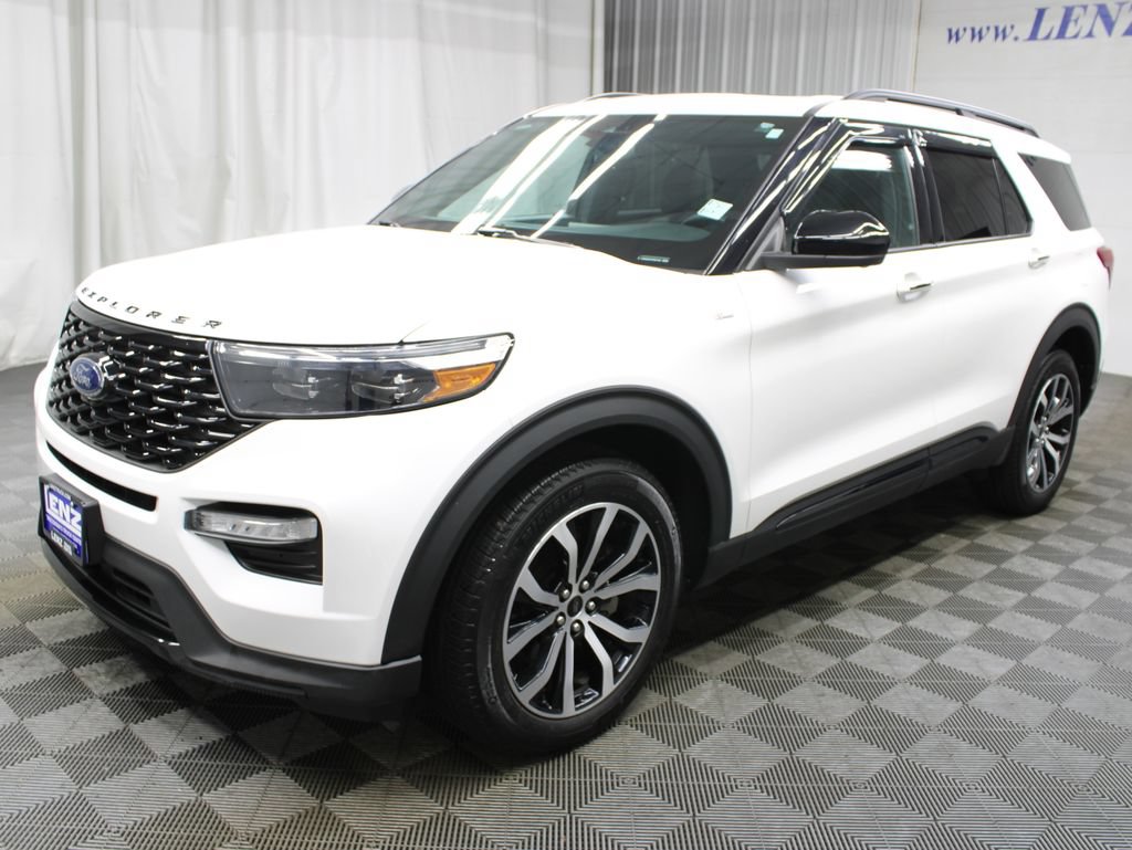 Used 2023 Ford Explorer ST-Line AWD/4WD image 9