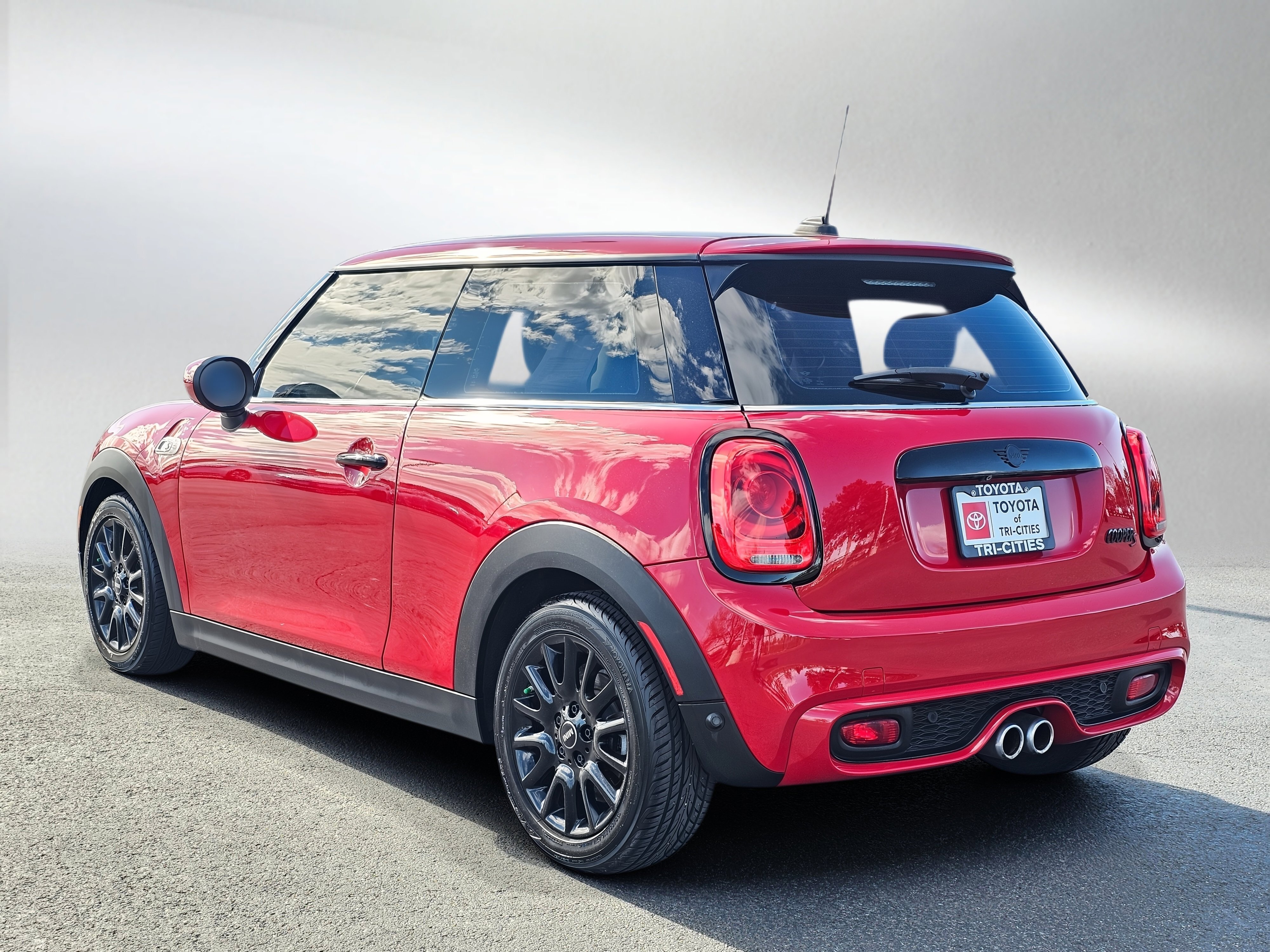 Used 2020 MINI Cooper S image 3