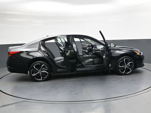 Used 2024 Nissan Altima 2.5 SR w/ SR Premium Package image 39