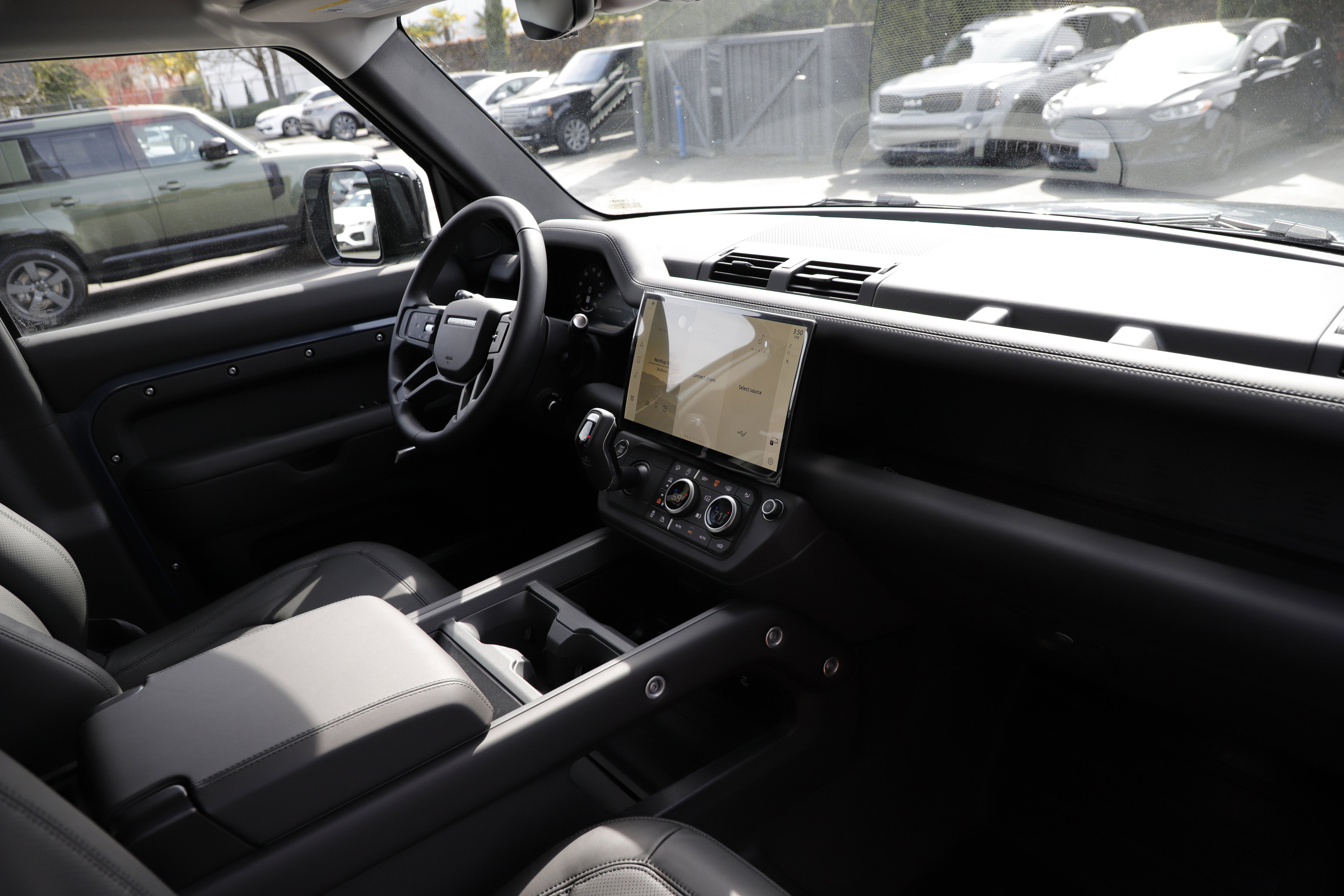 New 2026 Land Rover Defender 110 X-Dynamic SE image 13