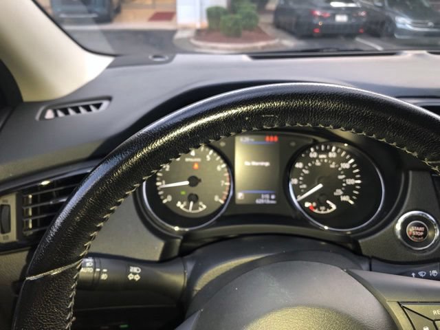 Certified 2020 Nissan Rogue Sport SV w/ Technology Package FWD image 21