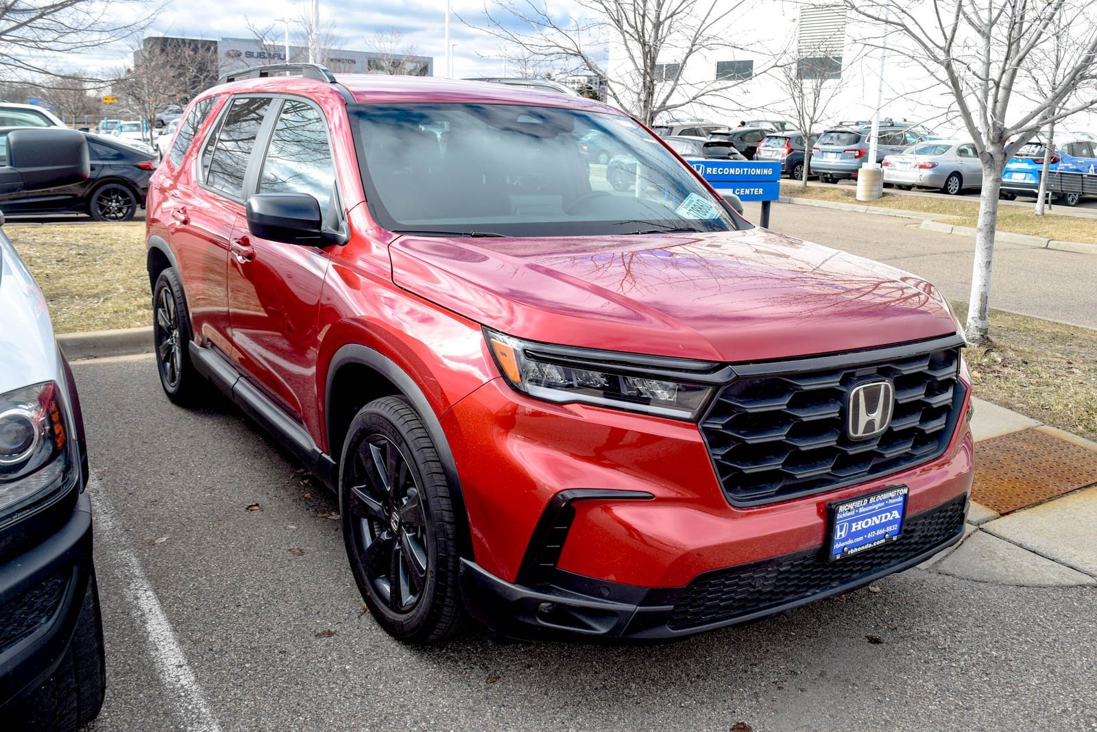 Certified 2025 Honda Pilot Sport image 4