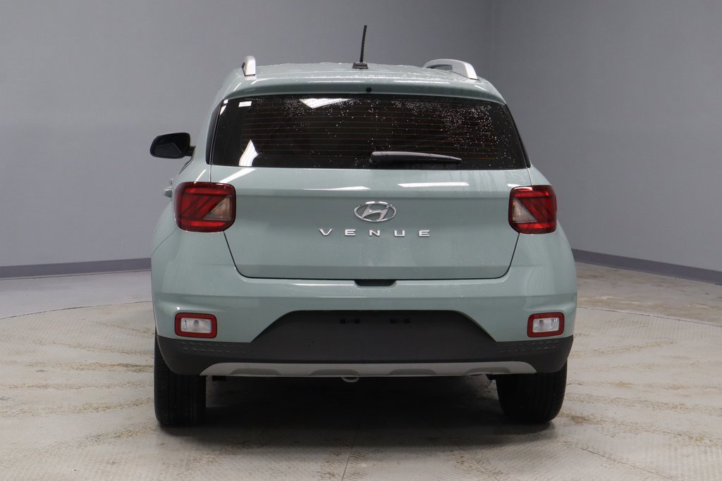 Certified 2025 Hyundai Venue SEL image 9