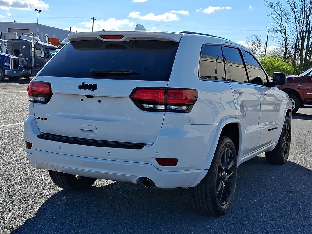 Used 2020 Jeep Grand Cherokee Altitude image 4