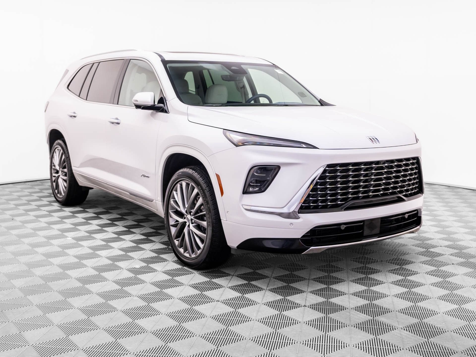 Used 2025 Buick Enclave Avenir w/ Super Cruise Package AWD/4WD image 7