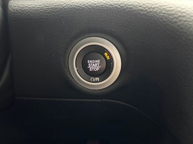 Used 2023 Chrysler Pacifica Touring-L w/ S Appearance Package image 2