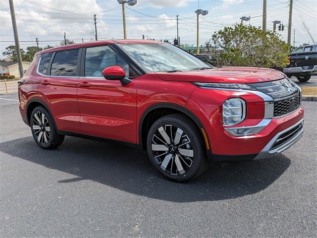 New 2025 Mitsubishi Outlander SE image 3