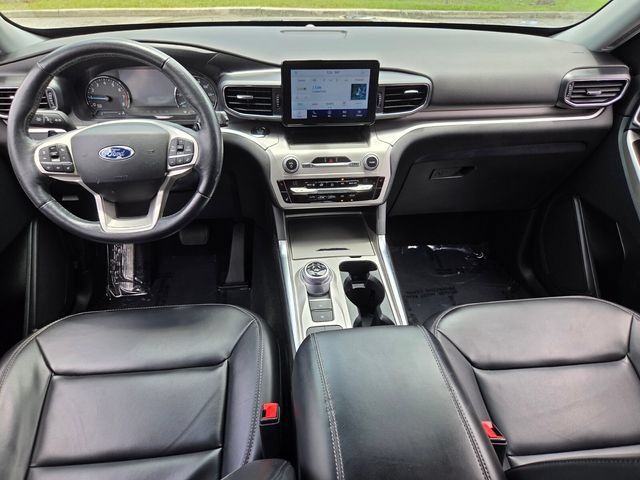 Used 2021 Ford Explorer XLT w/ Equipment Group 202A RWD image 12