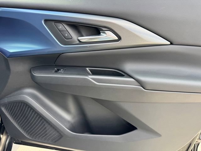 Certified 2025 Chevrolet Equinox EV LT w/ Convenience Package image 9