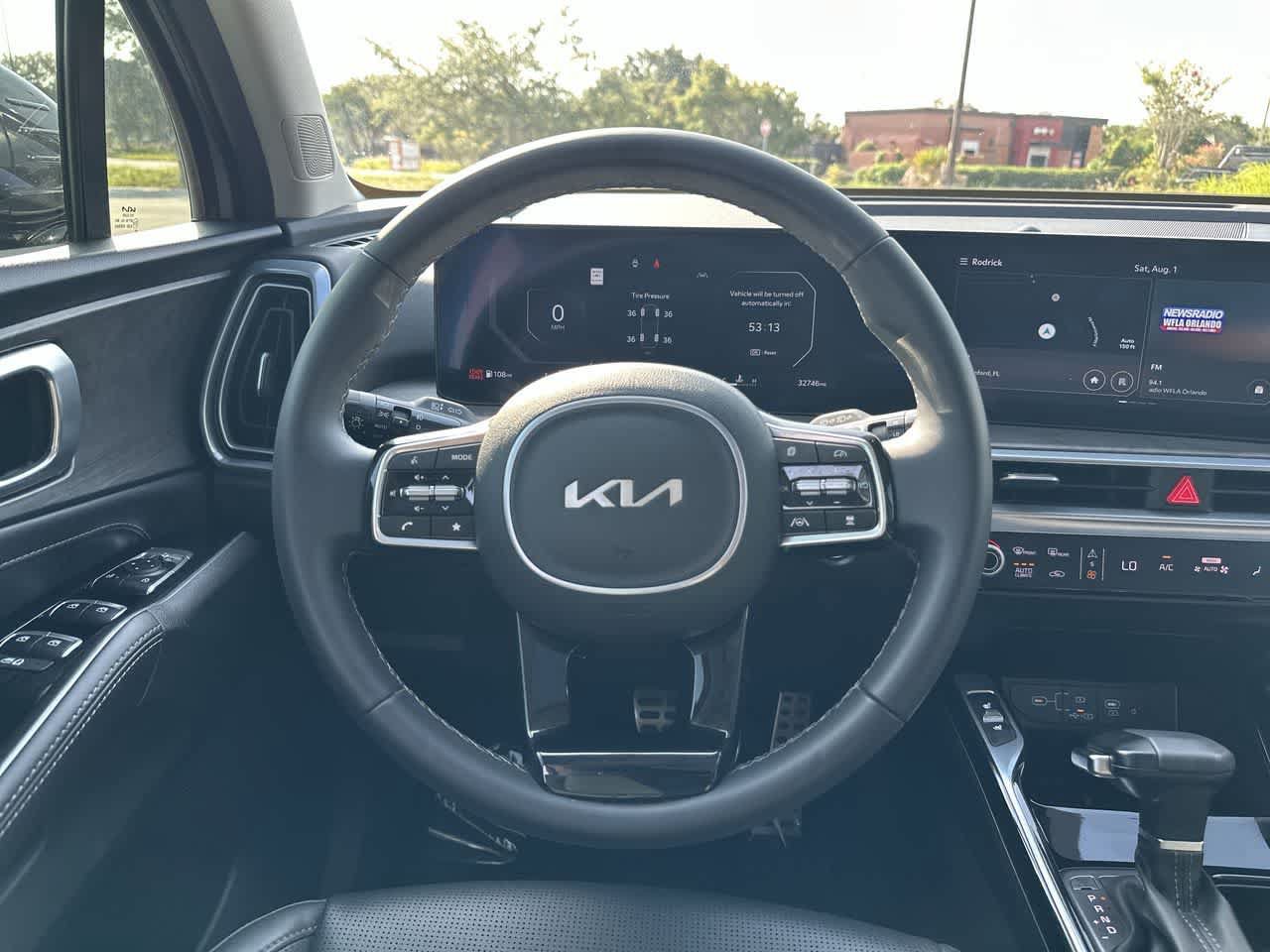 Used 2024 Kia Sorento SX AWD/4WD image 23