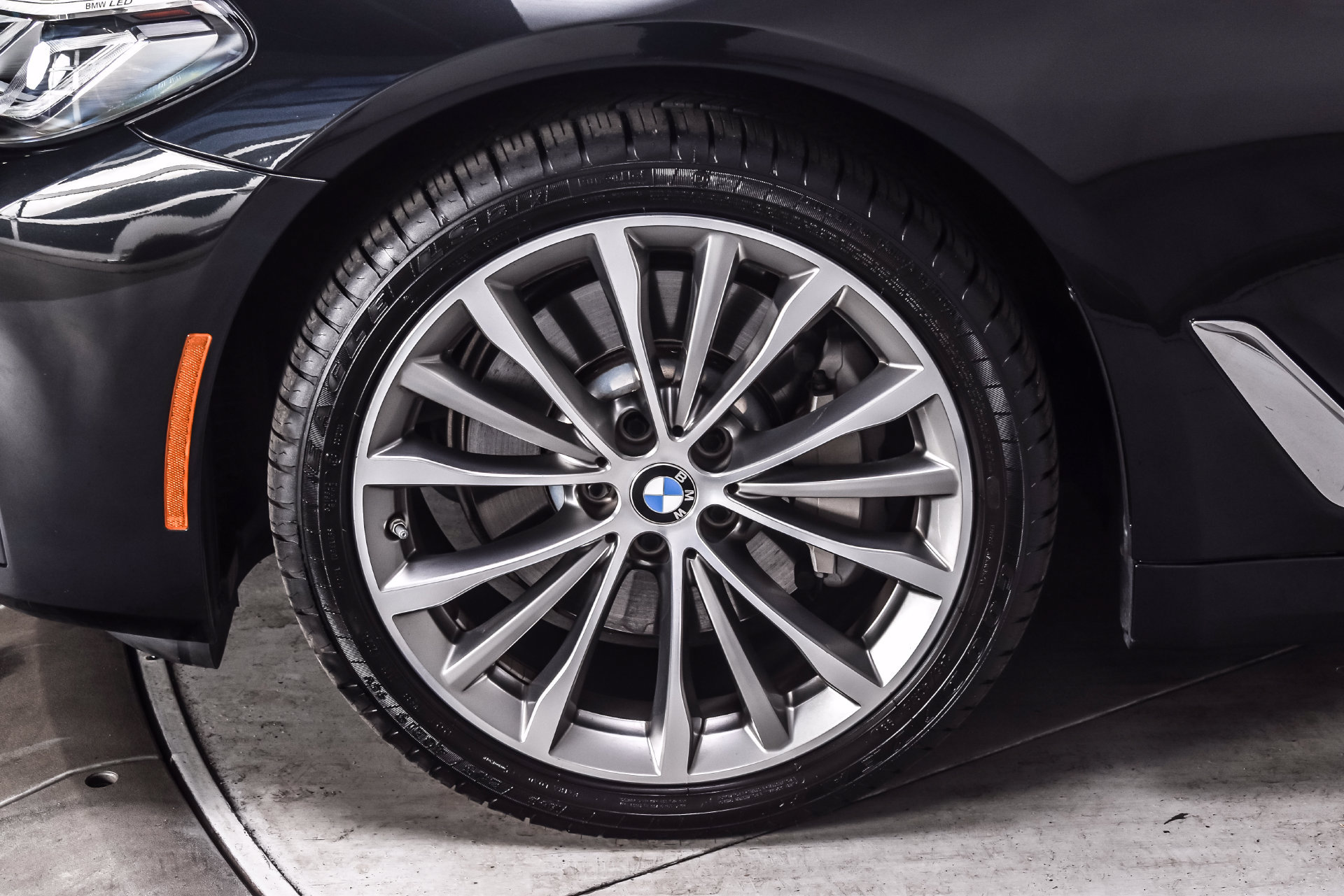 Used 2023 BMW 530i xDrive w/ Premium Package AWD/4WD image 10