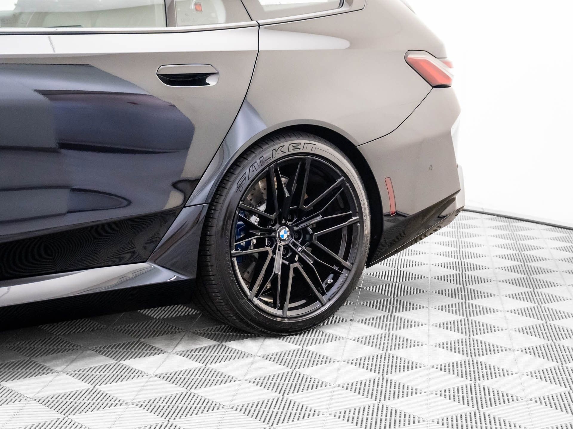 Used 2026 BMW M5 Touring image 37