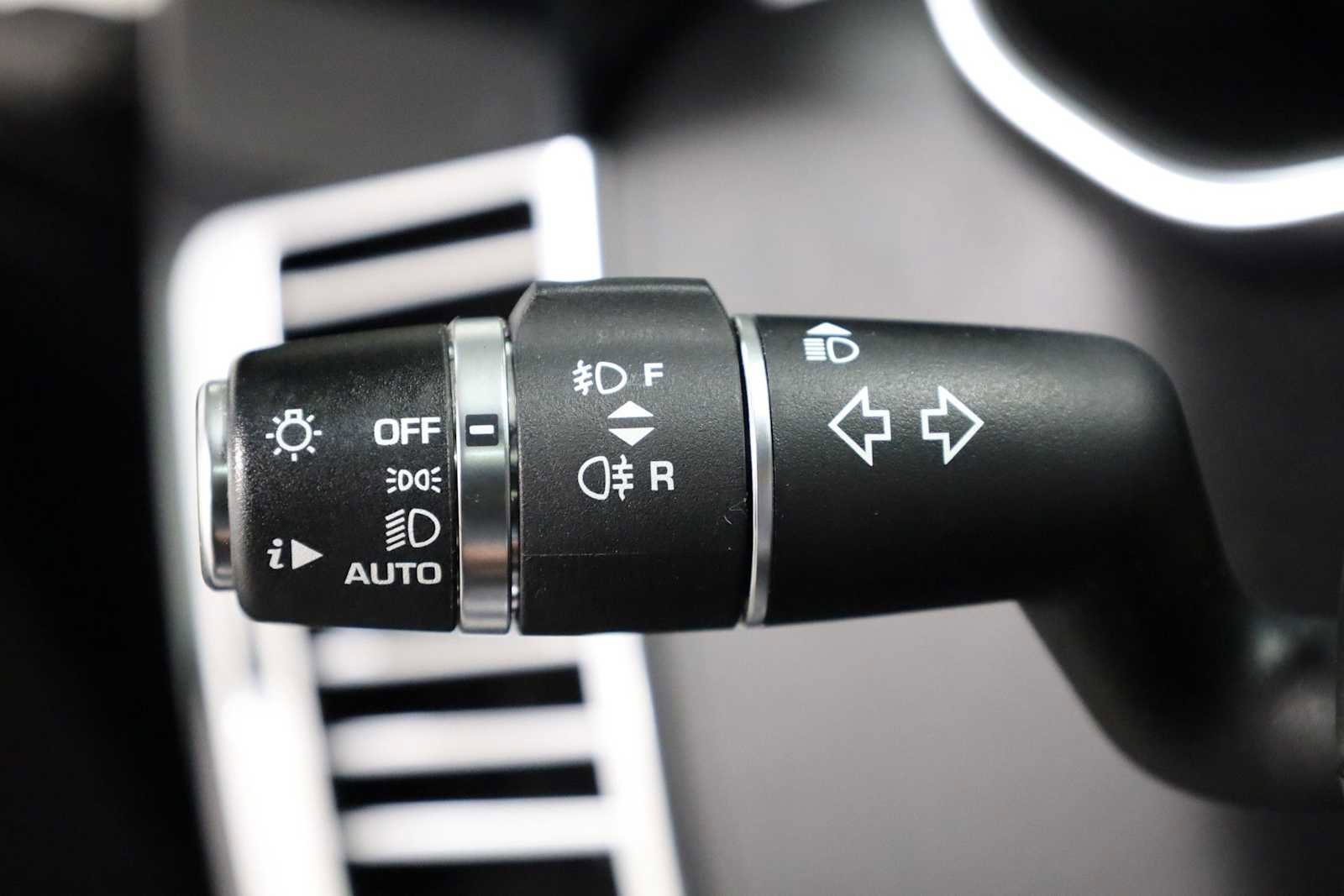 Used 2019 Land Rover Range Rover SV Autobiography Dynamic image 29