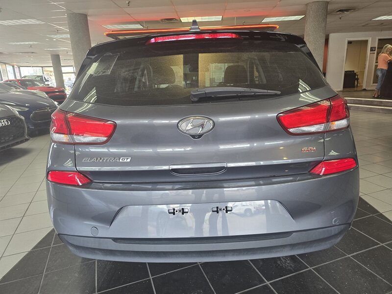 Used 2018 Hyundai Elantra GT FWD image 5