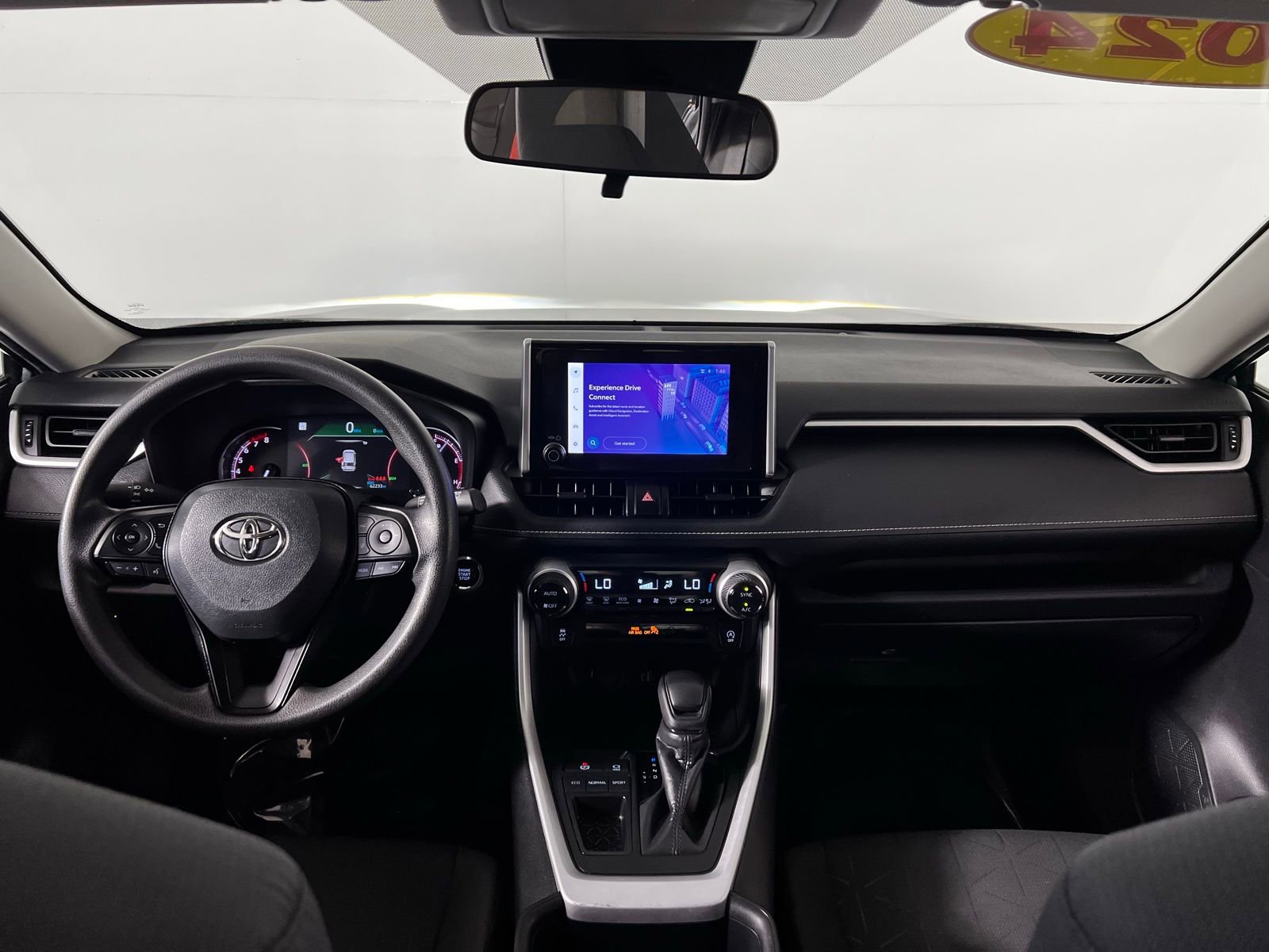Used 2024 Toyota RAV4 XLE FWD image 24