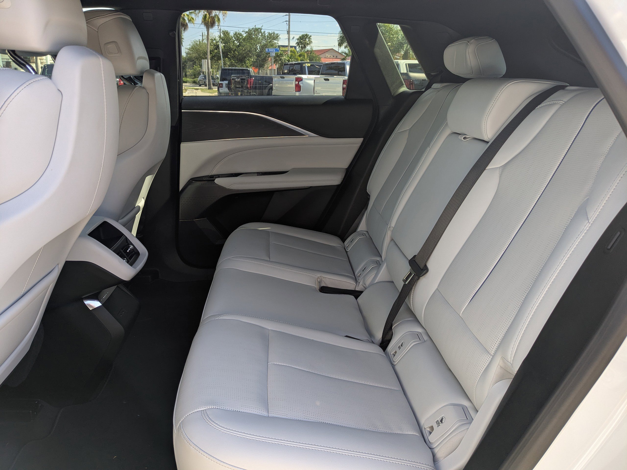 Used 2024 Cadillac Lyriq Luxury RWD image 15