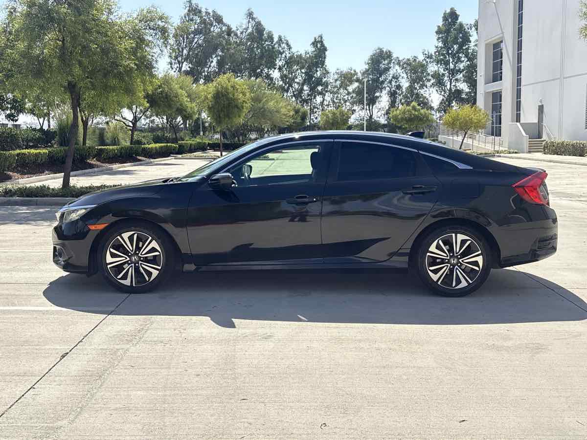 Used 2018 Honda Civic EX-T image 6