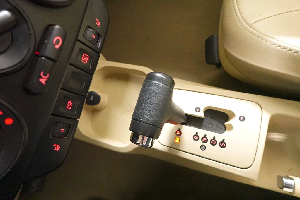 Used 2009 Volkswagen Beetle S image 17