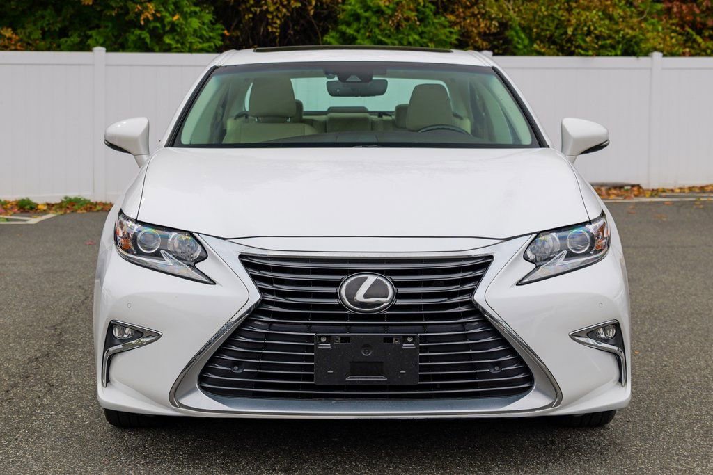 Used 2018 Lexus ES 350 w/ Premier Package image 2