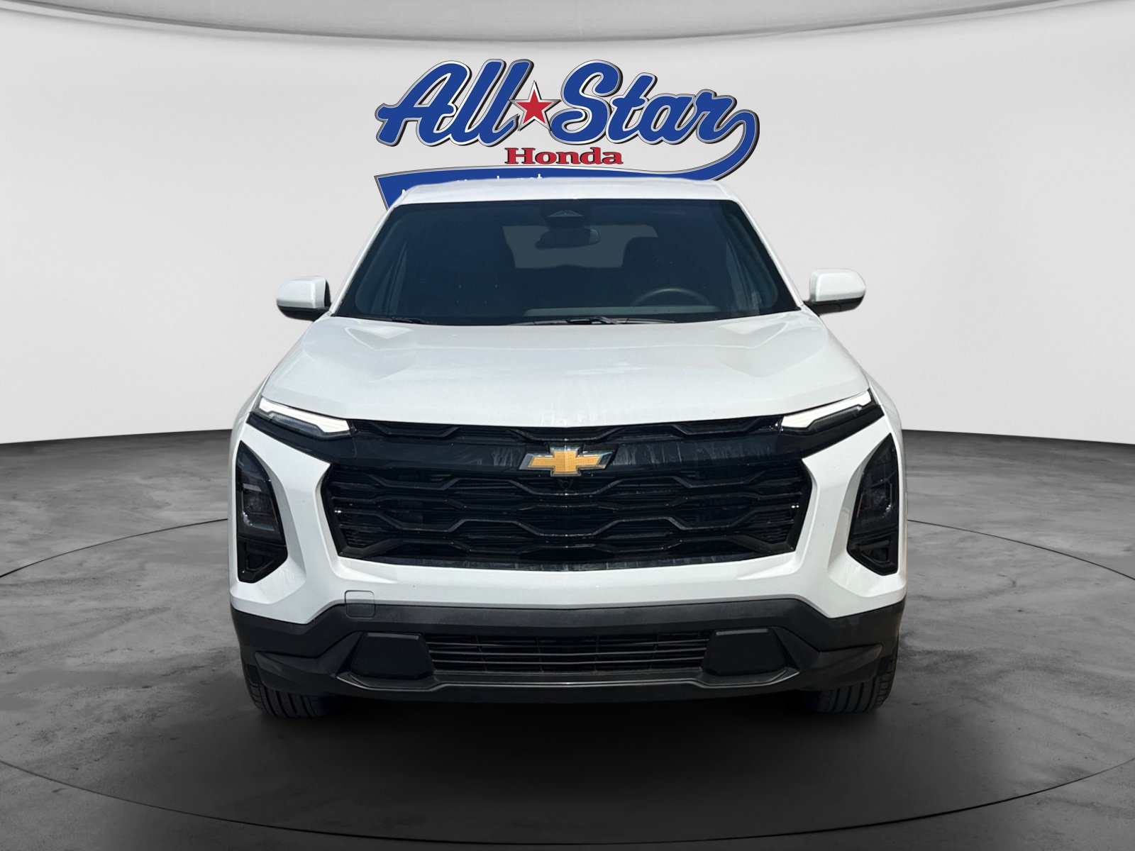 Used 2026 Chevrolet Equinox LT AWD/4WD image 2