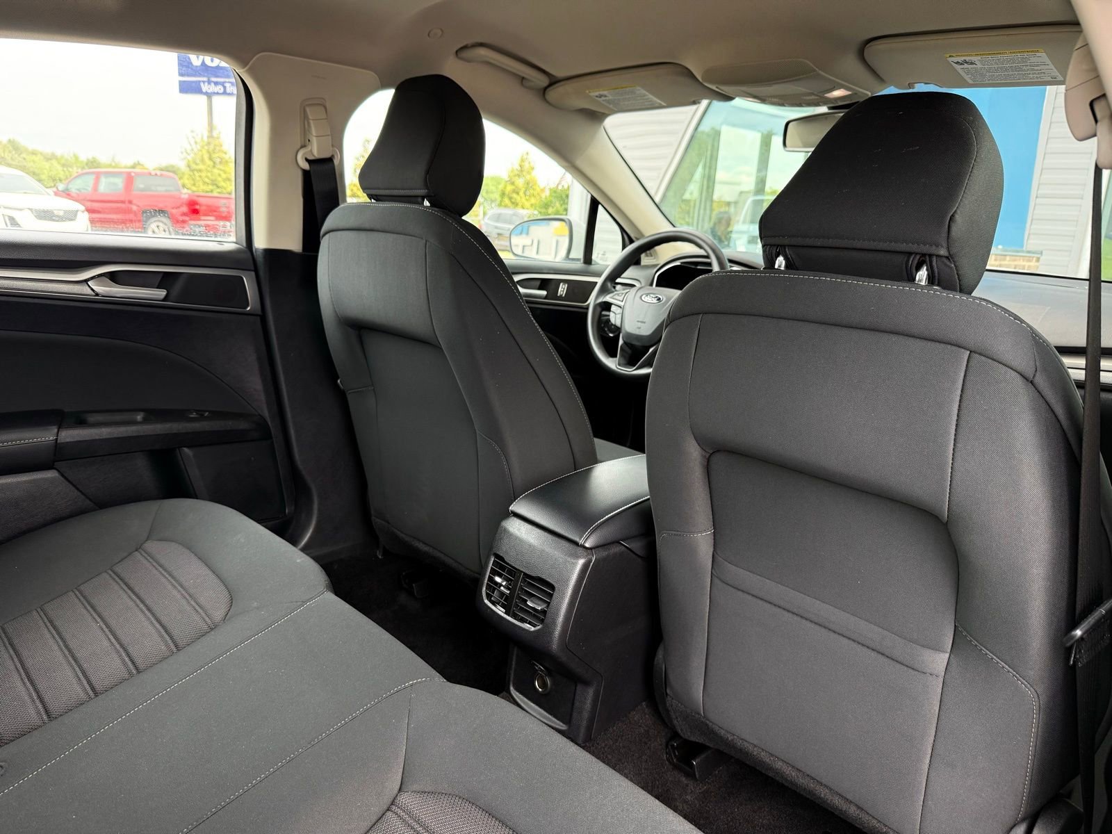 Used 2020 Ford Fusion SE image 17